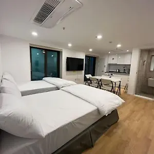 Pensión 318, Seúl